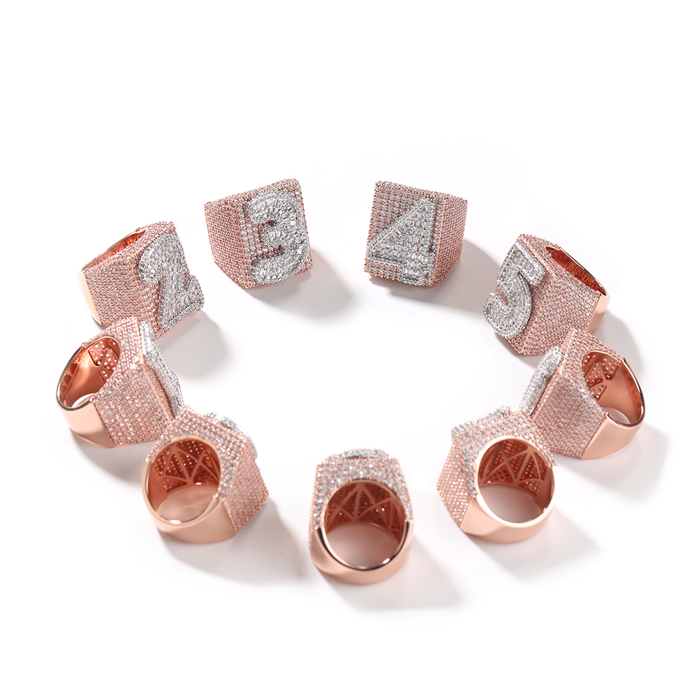 Anelli Personalizzati Uwin Big - Initial Ring Custom recensione e prezzo