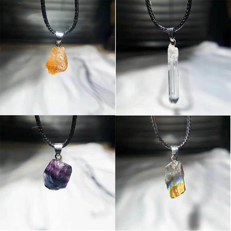 Ciondolo in pietra grezza di a - Birth Flower Necklace recensione e prezzo