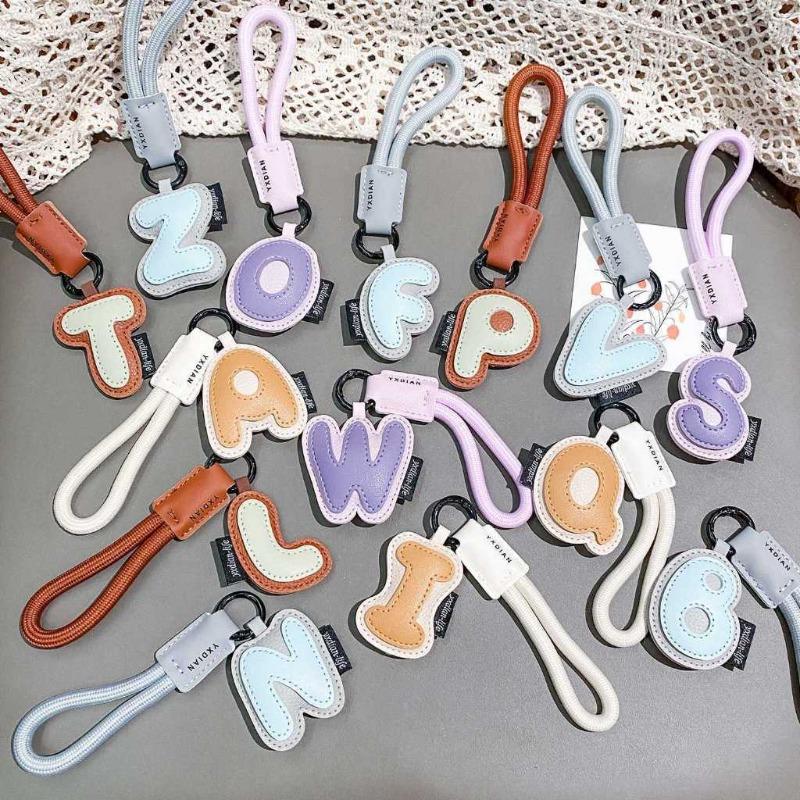 Portachiavi in Pelle PU con 26 - Monogram Keychain Leather recensione e prezzo