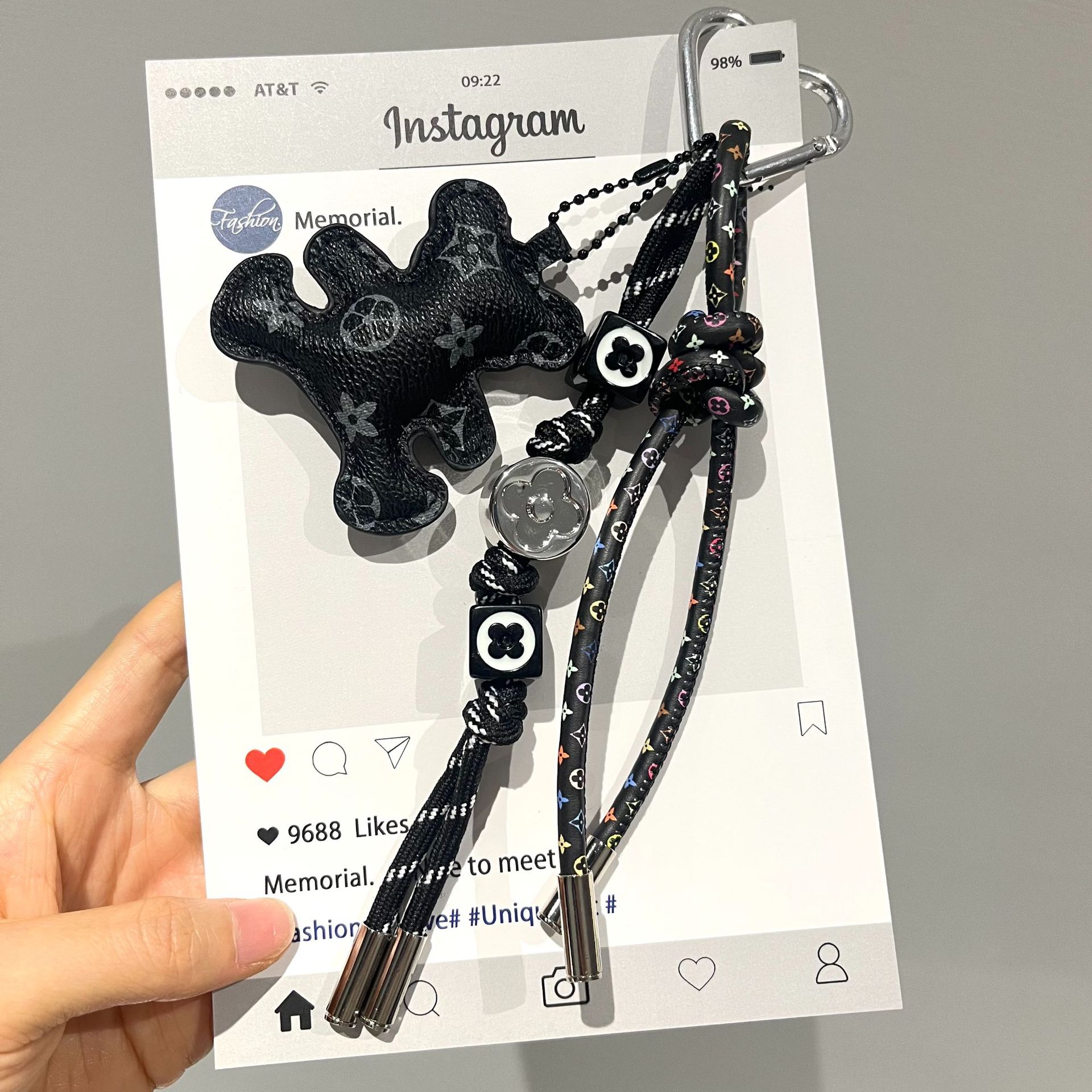 Ciondolo a forma di mini orset - Monogram Keychain Leather recensione e prezzo