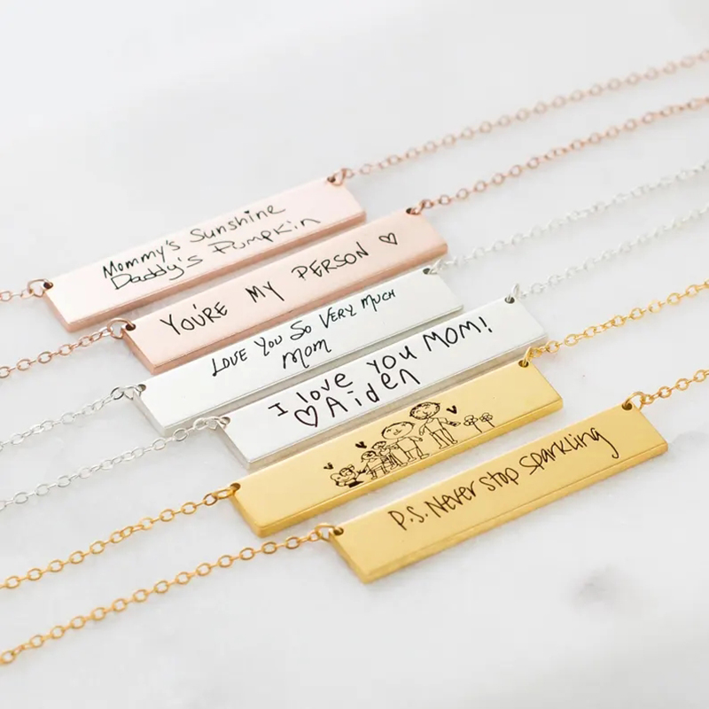 Collana con ciondolo a barra c - Handwriting Necklace Bar recensione e prezzo
