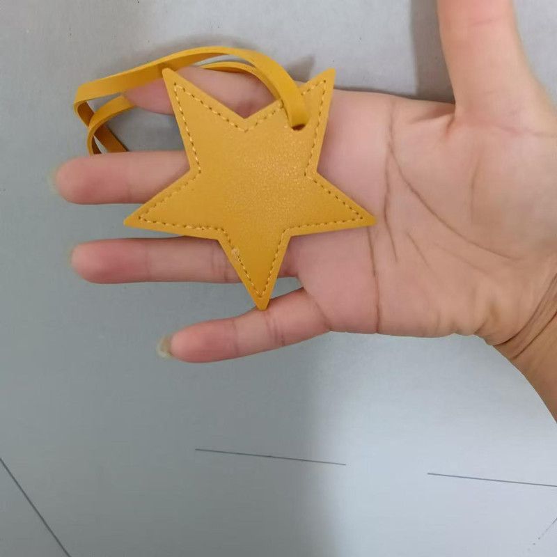 Iniziali gratuite Stella a cin - Monogram Keychain Leather recensione e prezzo