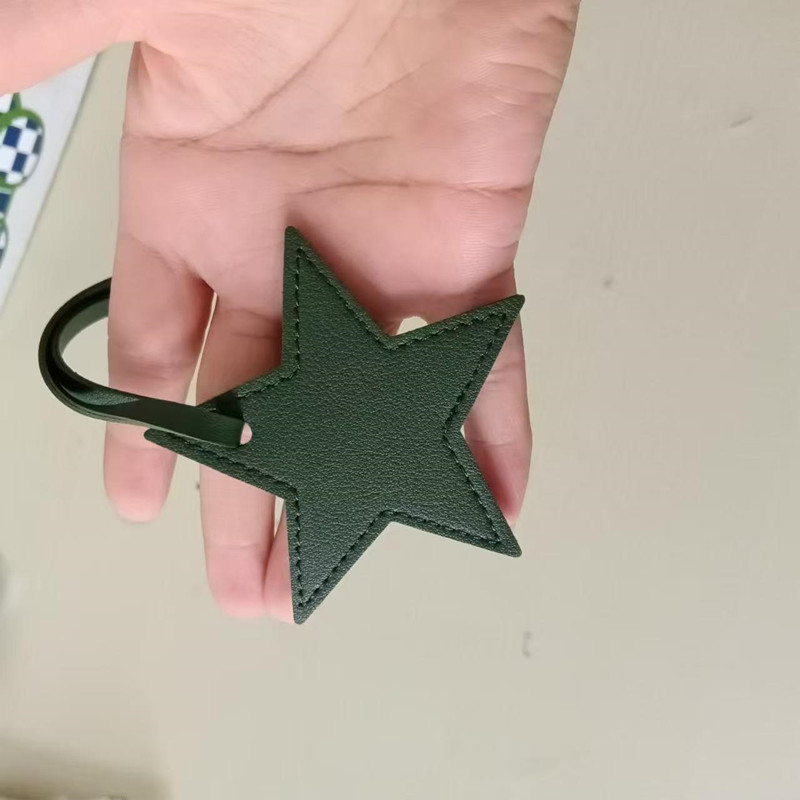 Iniziali gratuite Stella a cin - Monogram Keychain Leather recensione e prezzo